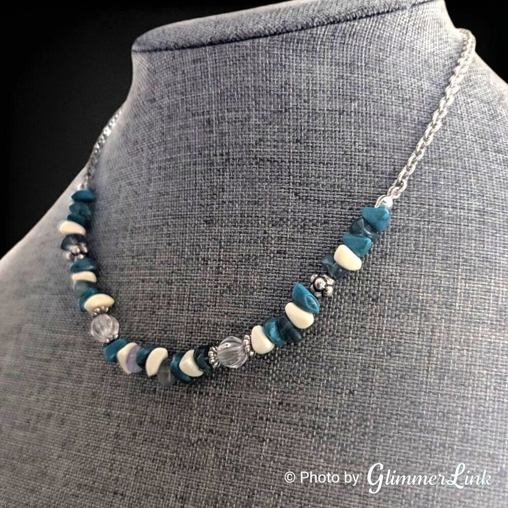 Avon Beaded Chain Faux Turquoise Chip Silver Tone Necklace - Picture 4 of 10